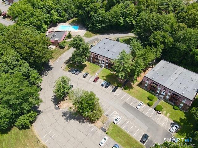 Building Photo - 10 Woodsedge Dr
