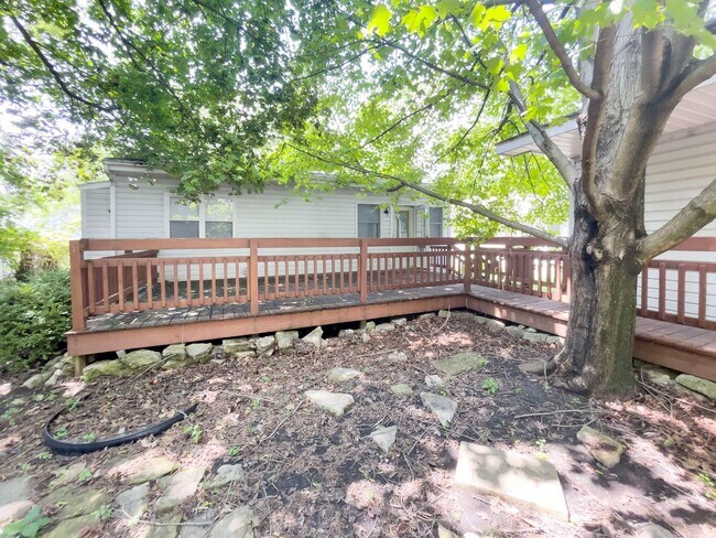 Building Photo - 1408 N Lorraine Ave