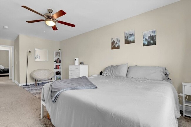 Building Photo - 424 Guppy Lp Rd