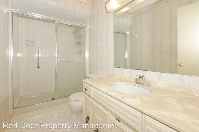 Building Photo - 7450 Lions Head Dr