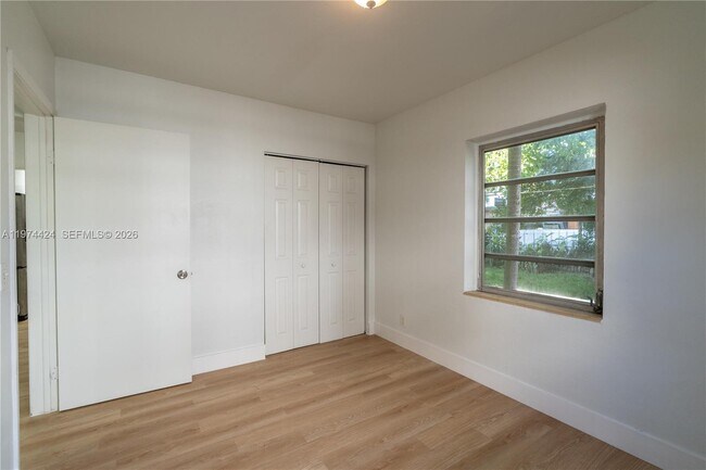 Building Photo - 3665 SW 16th St