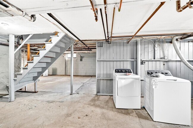 Building Photo - 5 Seymour Pl