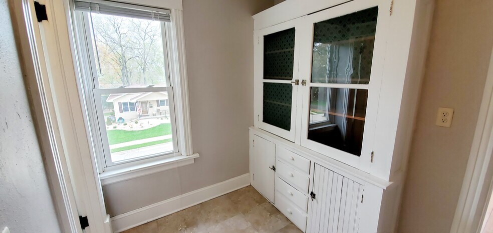 Building Photo - 601 South Academy Street