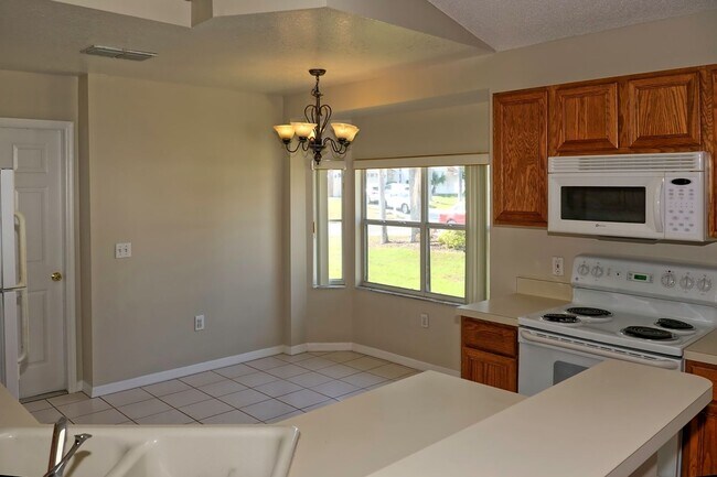Building Photo - Spacious 3/2 Home For Rent in Davenport with extra Florida/Sun Room!!