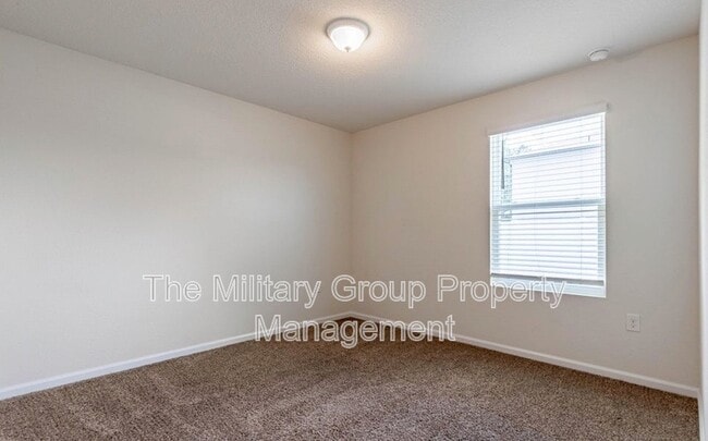 Building Photo - 6914 Sandle Dr