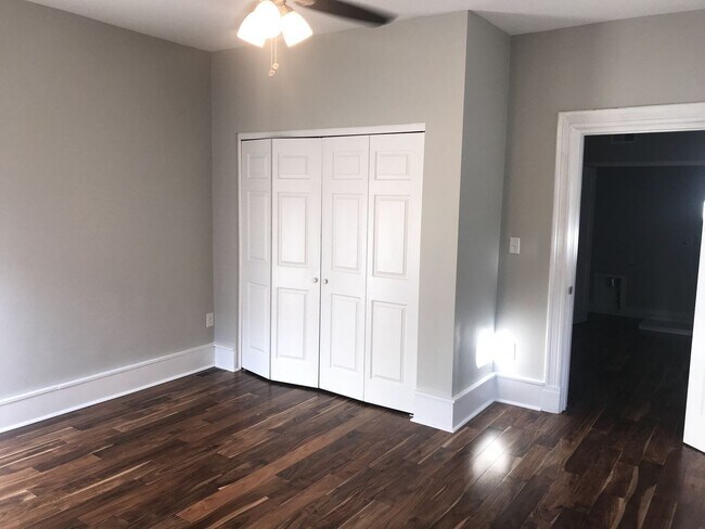 Building Photo - 3 BR, 1 Bath Townhouse - Lawrenceville - TOTALLY UPDATED!