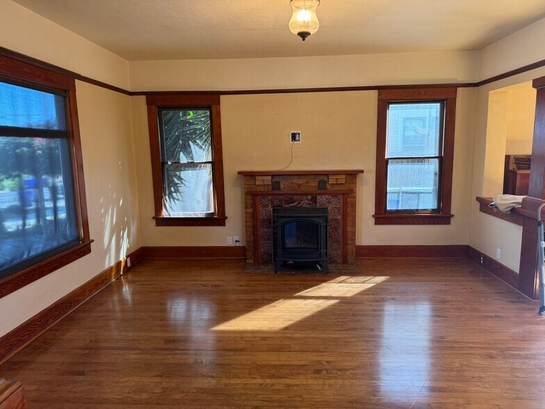 master bedroom - 1360 Granada Ave