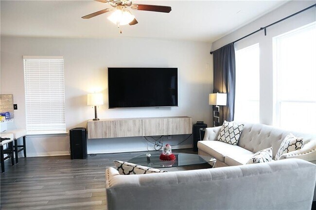 Building Photo - 436 Vista Portola Loop