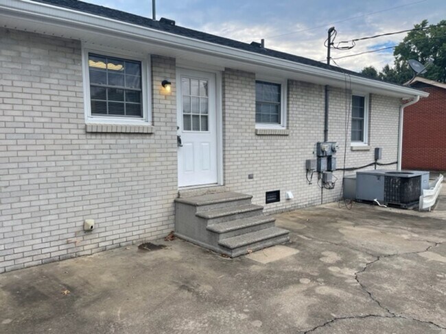 Building Photo - 141 Quita Cir
