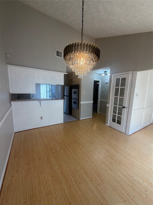 Building Photo - 36 Pinehurst Ln