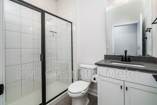 Building Photo - 5121 Ennisworth Ln