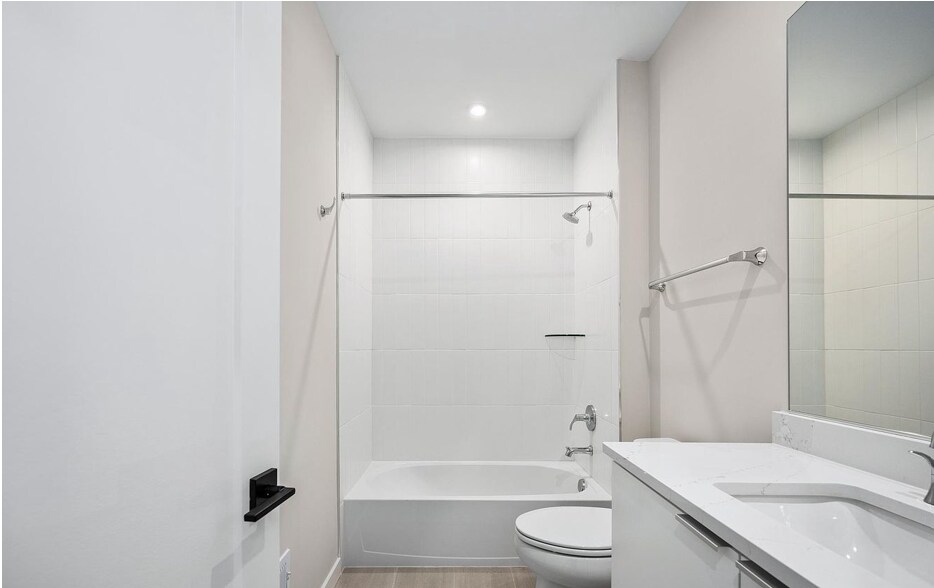 Building Photo - 4768 Sully Point Ln