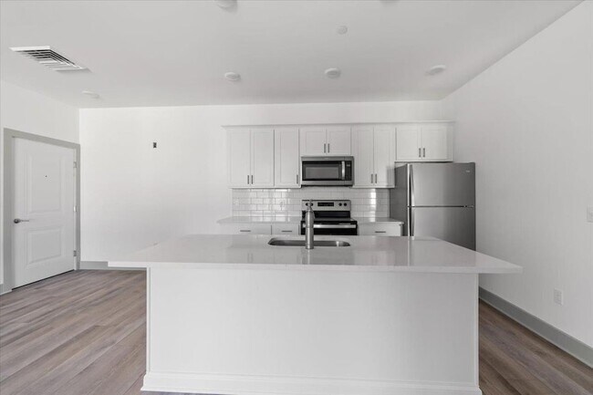 Primary Photo - 75 Forester Ave