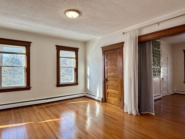 Building Photo - 1181 Boulevard