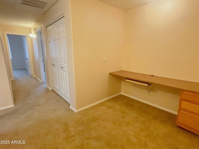 Building Photo - 20100 N 78th Pl