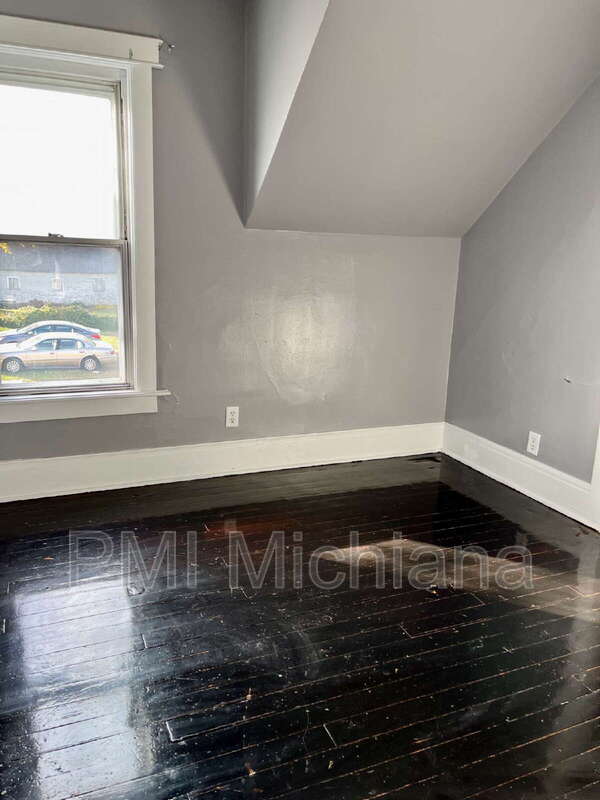 Building Photo - 846 S 26th St