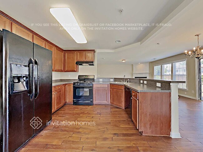 Building Photo - 320 Balaban Cir