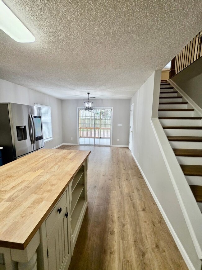 Building Photo - Charming 3 bedroom with fenced in yard - Tall Pines - Ladson