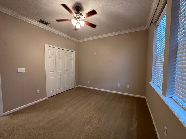 Building Photo - Adorable Home in Prime Location!