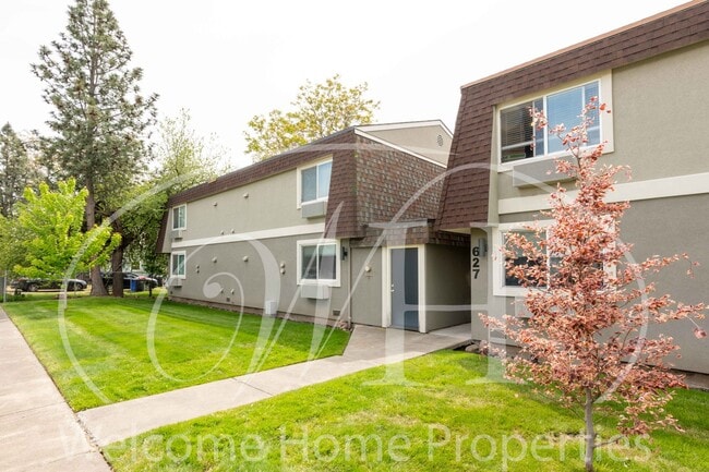 Interior Photo - Ridgewood Condominiums - 627 Roosevelt