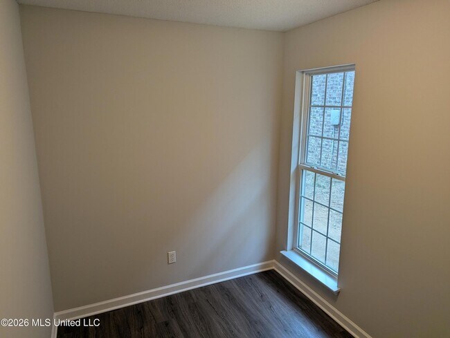Building Photo - 947 Clubhouse Dr