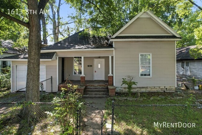 Building Photo - "Charming 3-Bed, 2-Bath Home in Bessemer –...