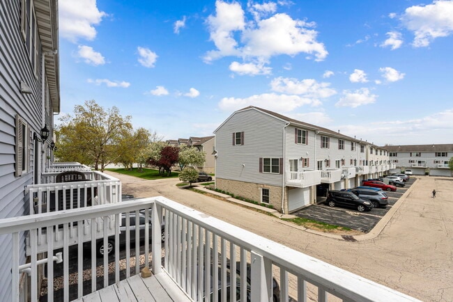 Building Photo - 412 N Grainger Ln
