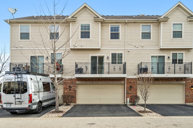 Building Photo - 1509 Lake Ridge Ct