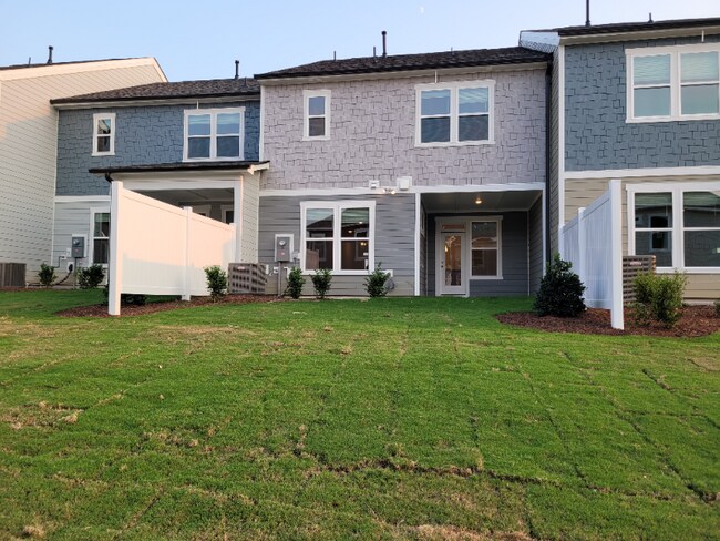 Building Photo - 302 Kephart Way