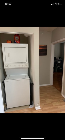 Building Photo - 600 N Dearborn St