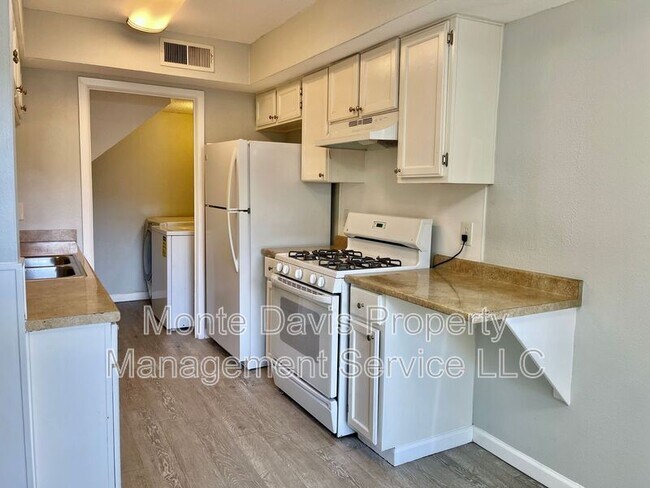 Primary Photo - 1312 Southport Dr