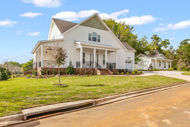 Building Photo - Great Southwood Home