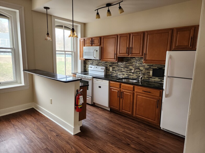 Building Photo - 248 Bushkill St