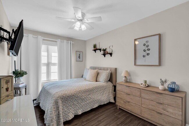 Building Photo - 375 Kildare Dr