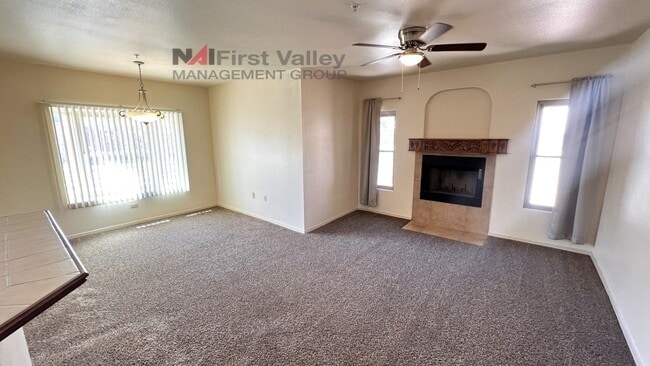 Building Photo - 3 Bedrooms, 2 Baths and a Single Car Garage