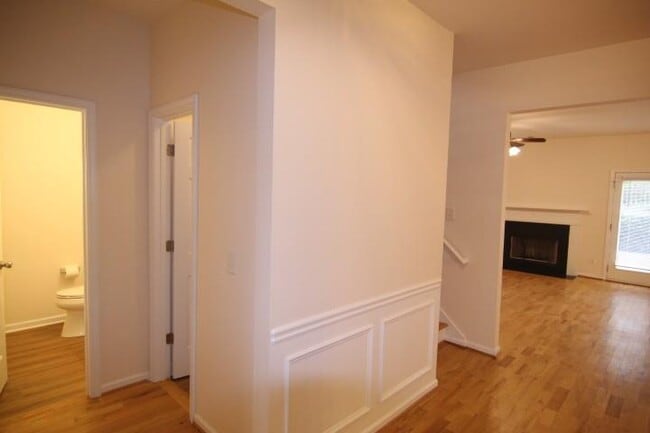 Building Photo - 700 Moonlight Way