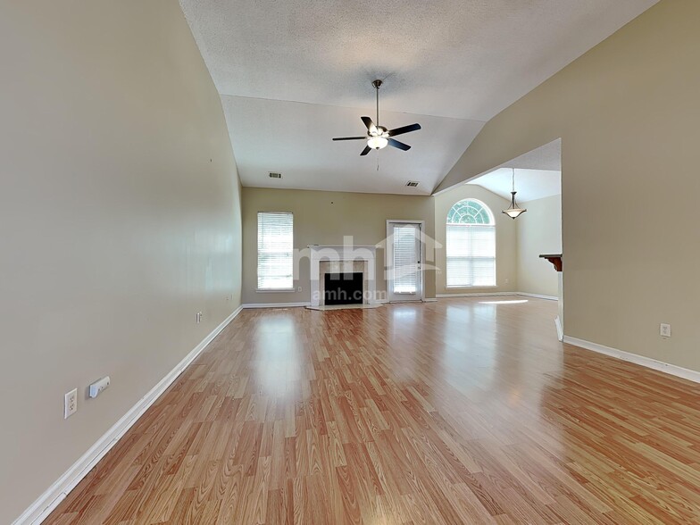 Building Photo - 171 Arbor Village Dr