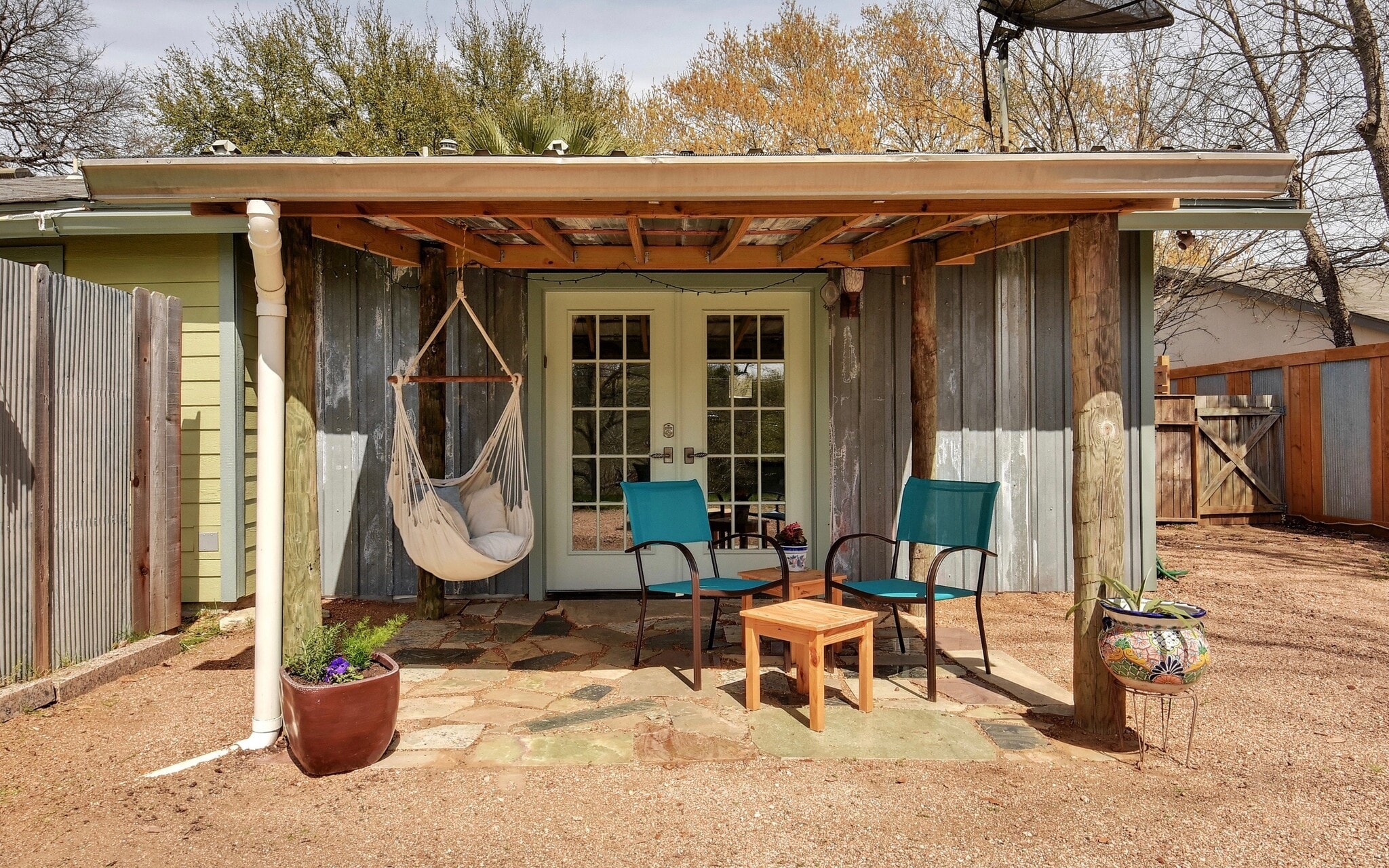 Building Photo - 3203 Loyola Ln