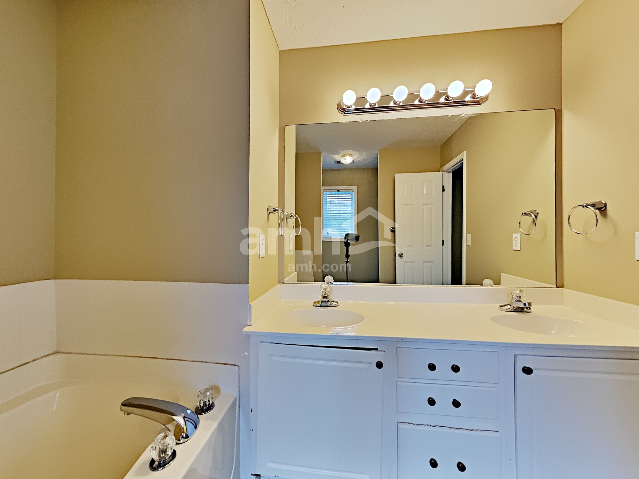 Building Photo - 5135 Thorin Oak Cir