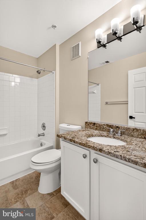 Building Photo - 6126 Madison Crest Ct