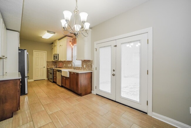 Building Photo - 5932 Ruihley Way