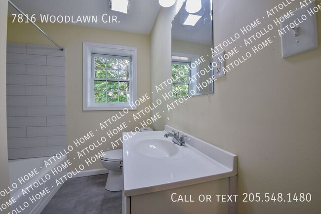 Building Photo - 7816 Woodlawn Cir