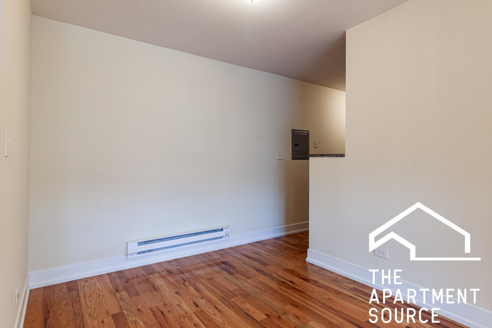 Building Photo - 555 W Arlington Pl