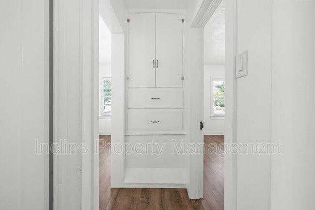 Building Photo - 758 Loveland Ave