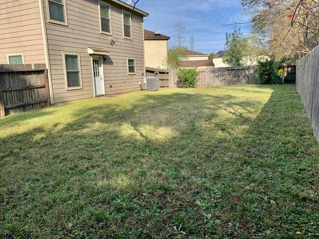 Building Photo - 2902 Beacon Grove St