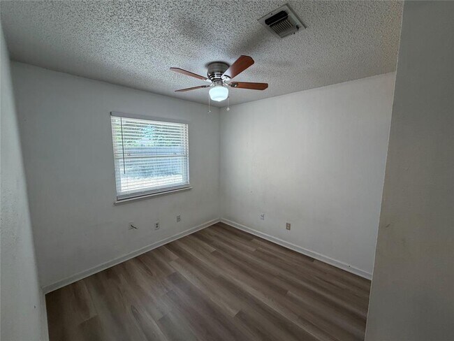 Building Photo - 16821 Whitebrush Loop
