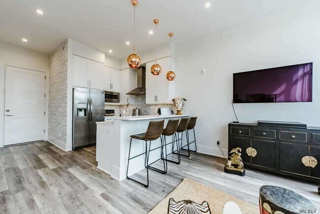 Building Photo - 30 Stewart Ave