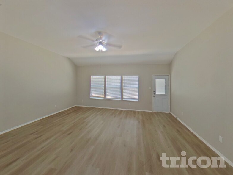Building Photo - 1718 White Pine Trail