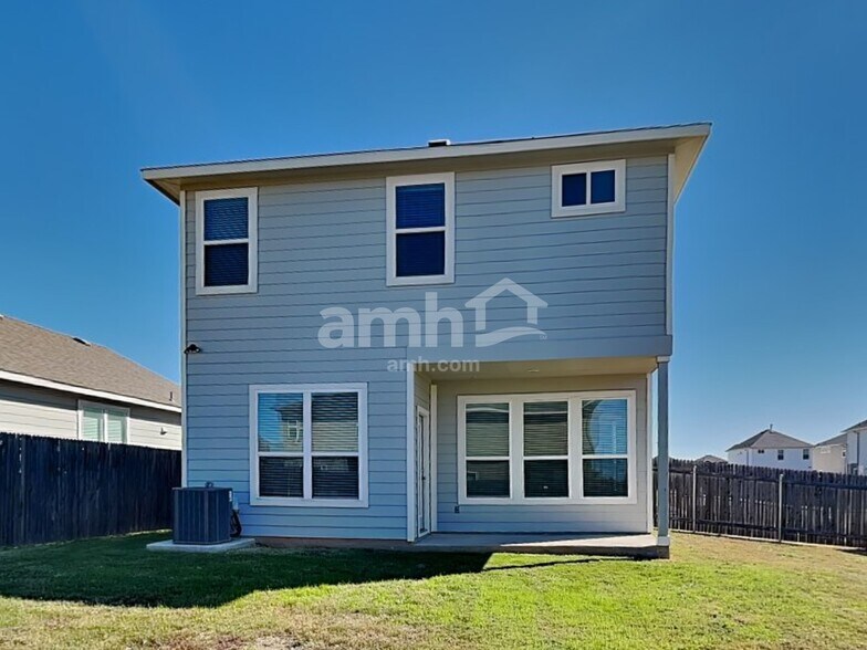 Building Photo - 207 Pebble Creek Run