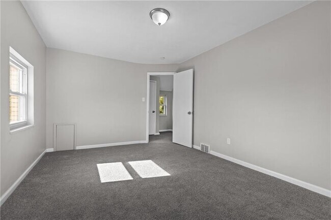 Building Photo - 2982 Kestner Ave